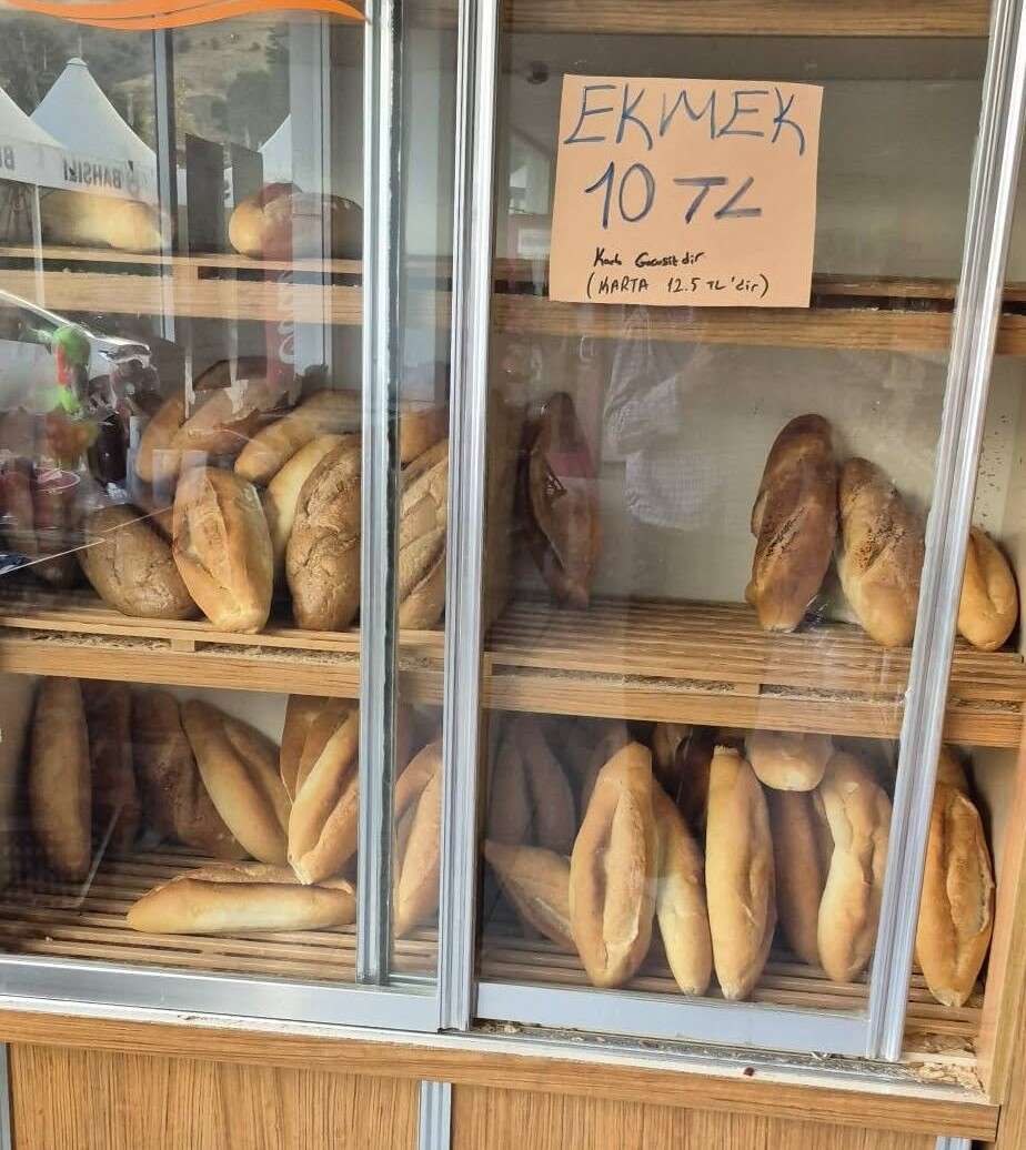 kirikkalede-ekmek-fiyati-kafalari-karistirdi-7-tlye-de-var-15-tlye-de