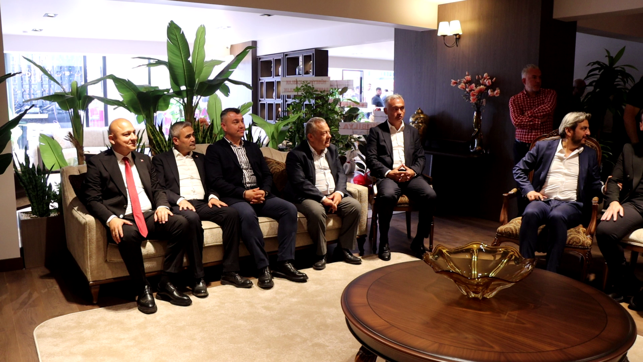 yarim-asirlik-mobilya-markasi-fatih-mobilya-showroom-magazasi-acildi