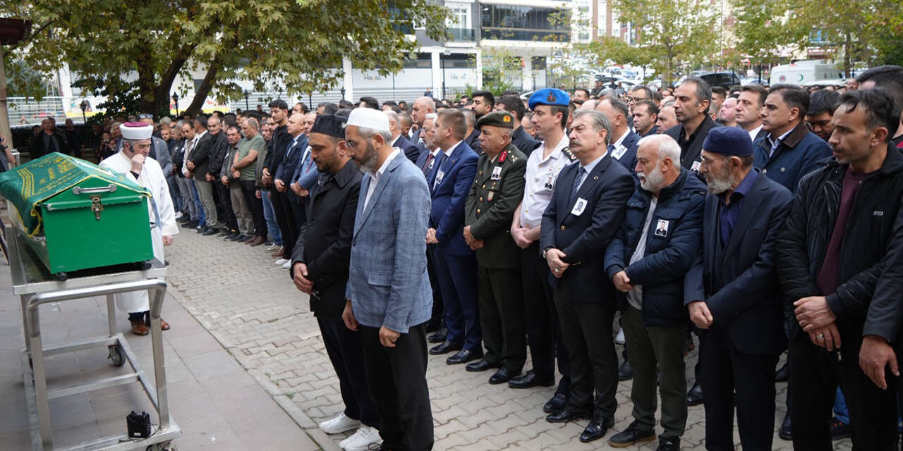 mkedeki-is-kazasinda-hayatini-kaybeden-isci-son-yolculuguna-ugurlandi-3