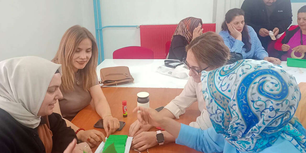 ogretmenler-icin-yeni-donem-basladi-harezmi-modeli-uygulamali-anlatiliyor-2