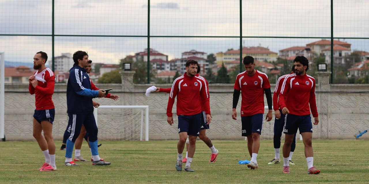 kirikkale-fk-evinde-3-puan-pesinde-3