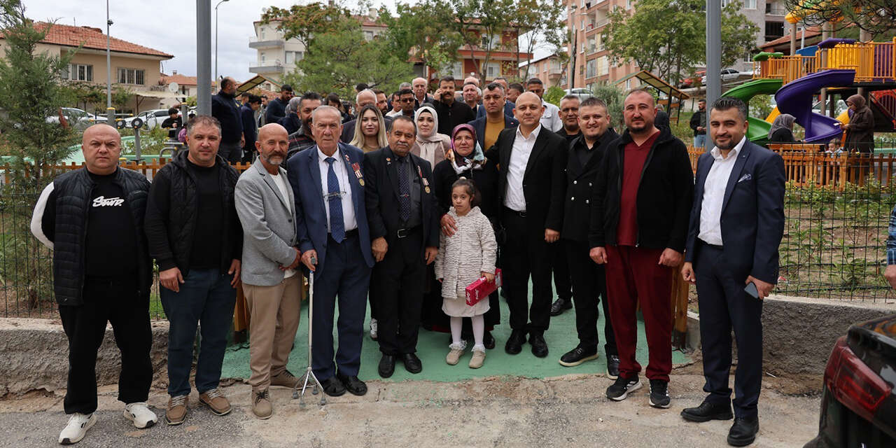 ogretmen-riza-elitok-parki-torenle-hizmete-acildi-2
