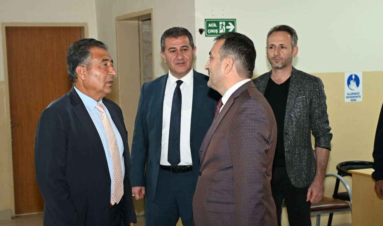 iki-okula-yakin-takip-rahmi-guney-ogrencilerle-bulustu