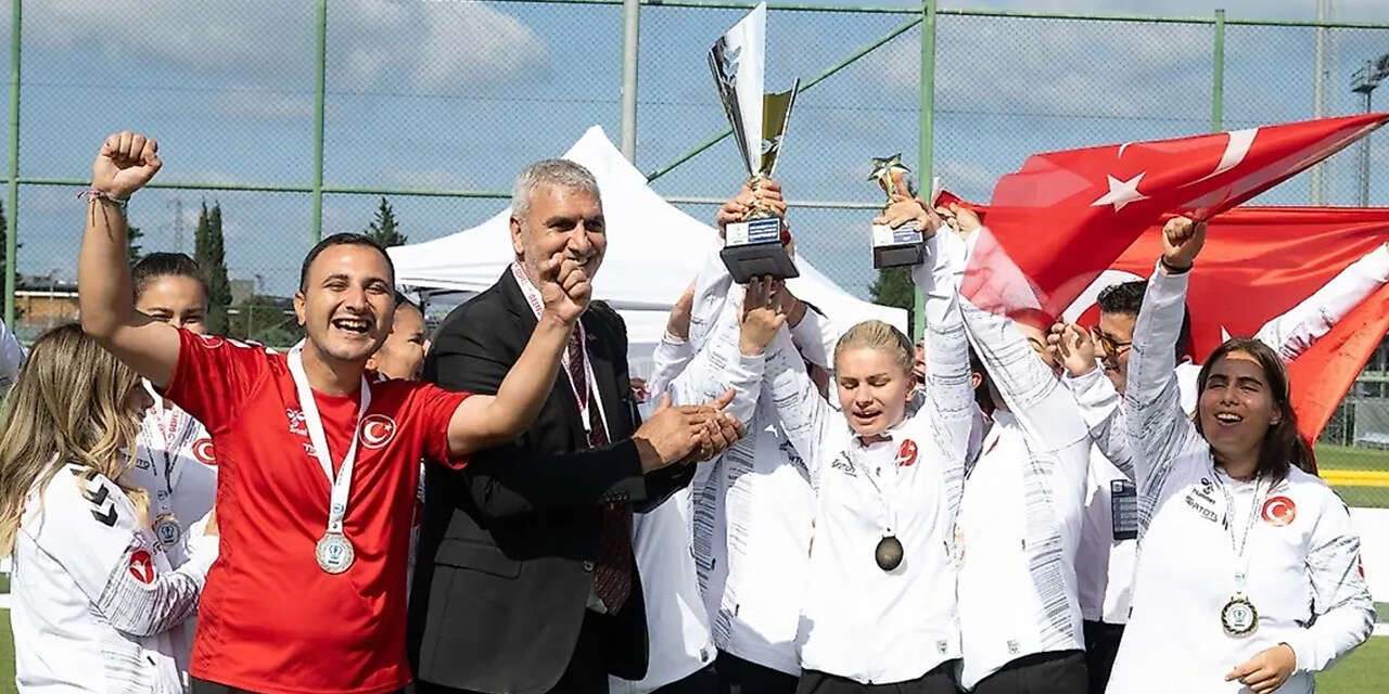 turkiye-tarih-yazdi-ilk-kez-katildilar-gol-yemeden-avrupa-sampiyonu-oldular-2