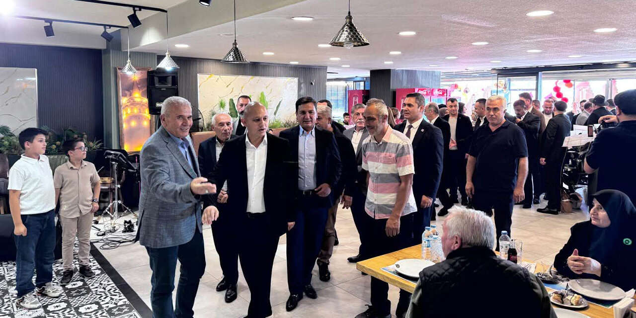 oz-urfali-haci-usta-acildi-is-ve-siyaset-dunyasi-acilista-bulustu