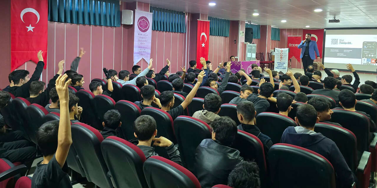 kirikkalede-uc-lisede-genclerle-bulustular