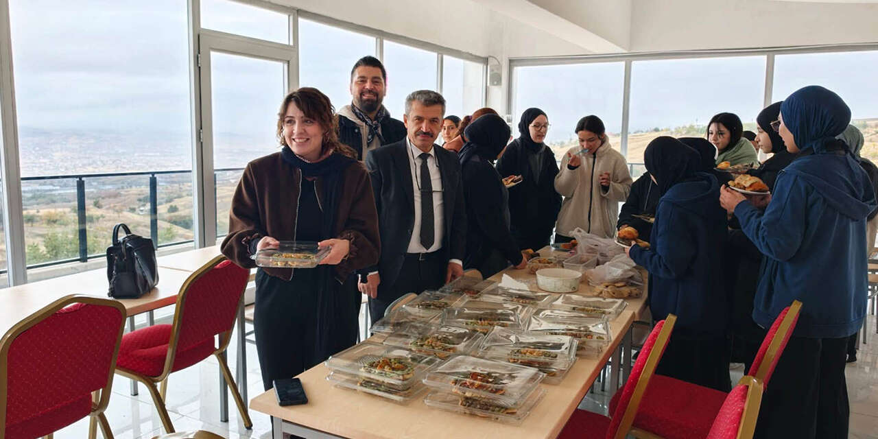 kirikkalede-ogrencilerden-anlamli-ziyaret-siyer-i-nebi-muzesinde-bulustular-3