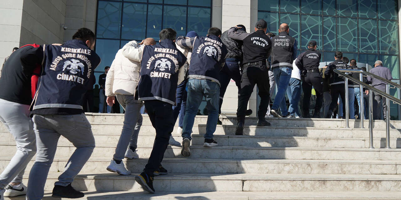 cocuk-esirgeme-kurumundan-ayrilan-2-kadini-fuhusa-suruklemisler-2