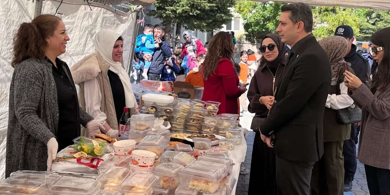 keskinde-okul-kermesine-kaymakam-kayaturk-de-katildi-3