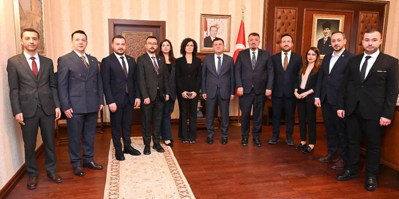 yeniden-baskan-secilen-turan-zeki-baro-yonetimiyle-valilikte-2