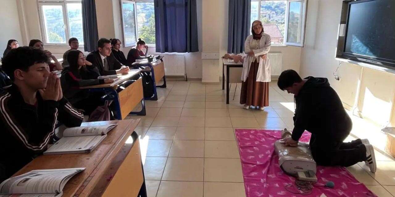 ibn-i-sina-lisesinde-kaymakam-kayaturku-agirladilar-2