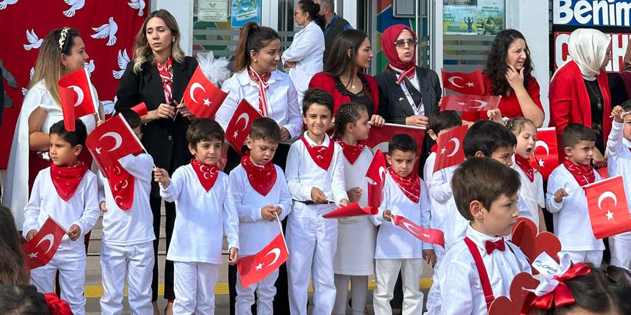 mke-anaokulundan-coskulu-cumhuriyet-bayrami-kutlamasi-3