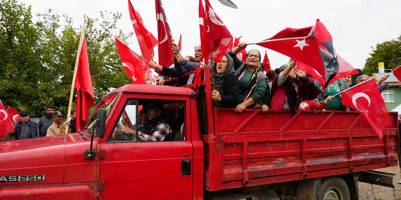 anadolu-koyunde-cumhuriyet-coskusu-1