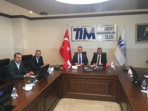 Kırıkkale Valisi Yunus Sezer ve berberindeki heyet, Kırıkkale’nin sanayi potansiyeli, yatırım avantajları ve ilimizin tanıtımı amacıyla İstanbul’da bir dizi çalışma ziyaretleri gerçekleştirdi.